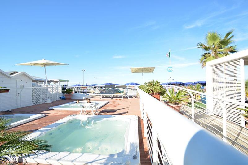 Riccione Beach Hotel - Enjoy Your Summer -Beach Village Incluso Dış mekan fotoğraf
