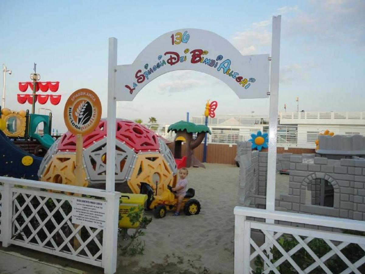 Riccione Beach Hotel - Enjoy Your Summer -Beach Village Incluso Dış mekan fotoğraf